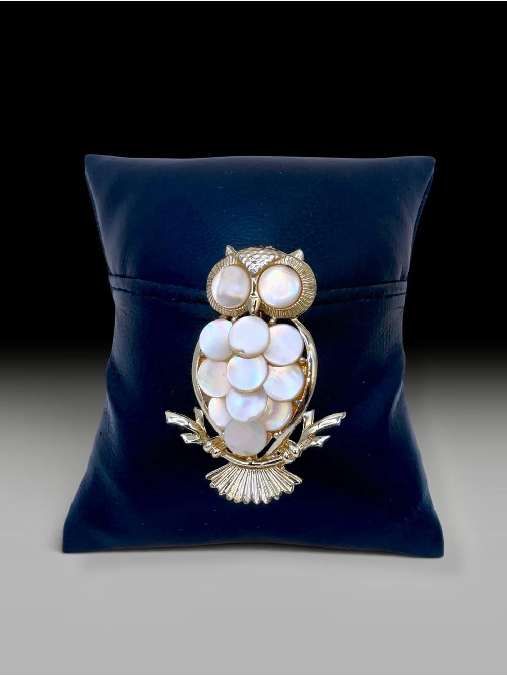 Charming Vintage Gold Tone Mother of Pearl Figural Owl Brooch Pin